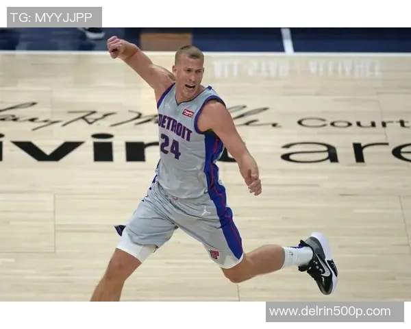 美记:康宁汉姆臀部出现伤势,对阵公牛的比赛出战成疑