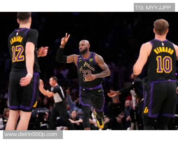 44分9板5助力球队大胜11分，詹姆斯笑开颜，东契奇让湖人总冠军更近了